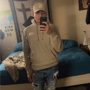 Meet your Posher, Theodore